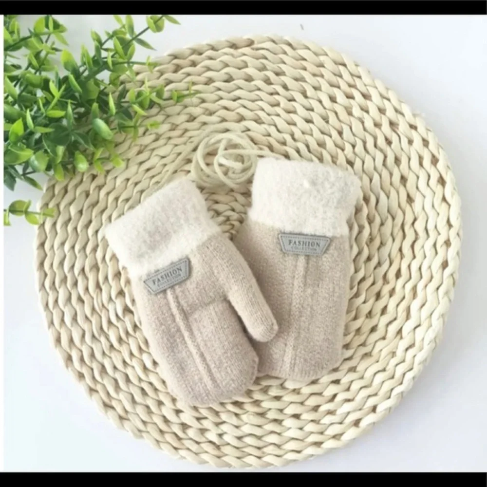 #Child’s Padded Mittens